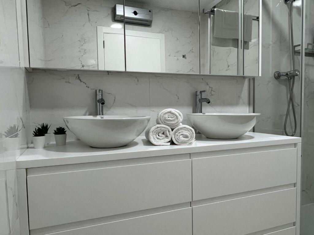 Apartamento Confot / Sbhome نويا المظهر الخارجي الصورة